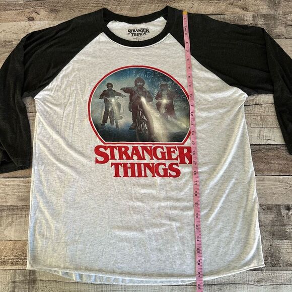 Netflix Stranger Things 3/4 Sleeve Graphic Tshirt | L - Picture 4 of 5